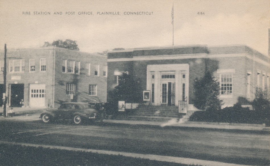 Plainville, Connecticut Post Office Post Card