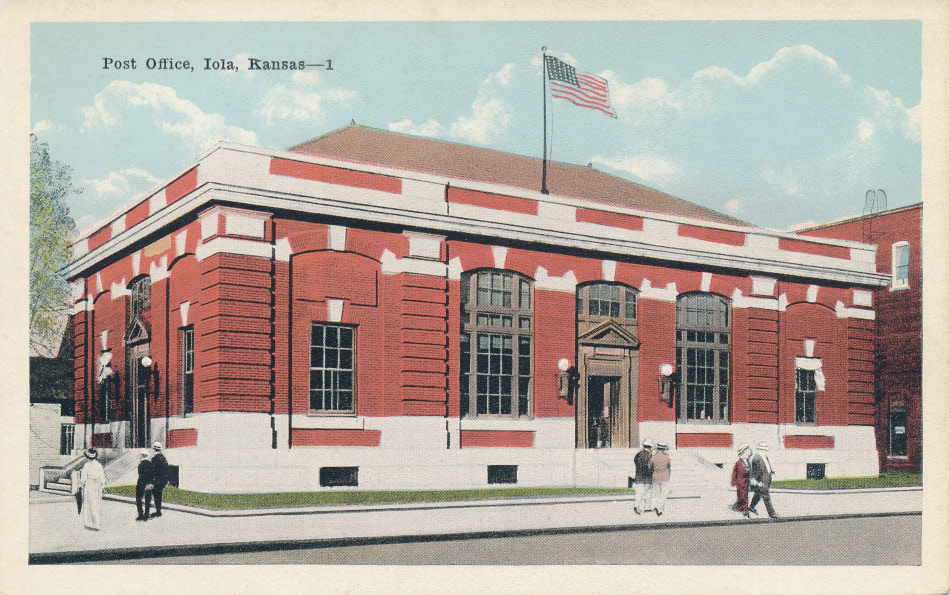Iola, Kansas Post Office Post Card
