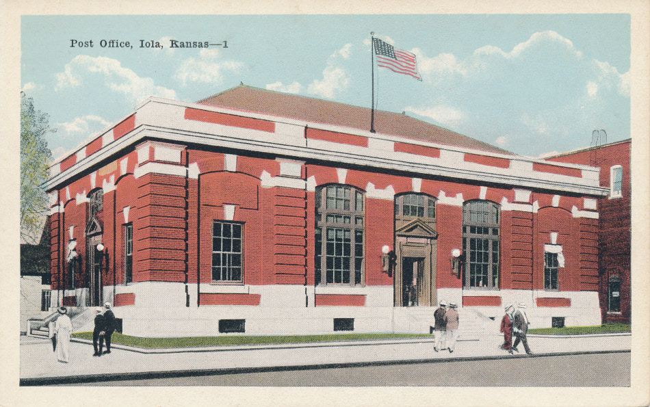 Iola, Kansas Post Office Post Card