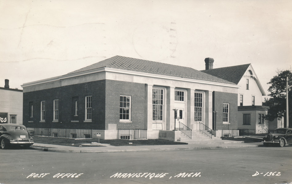 Manistique, Michigan Post Office Post Card