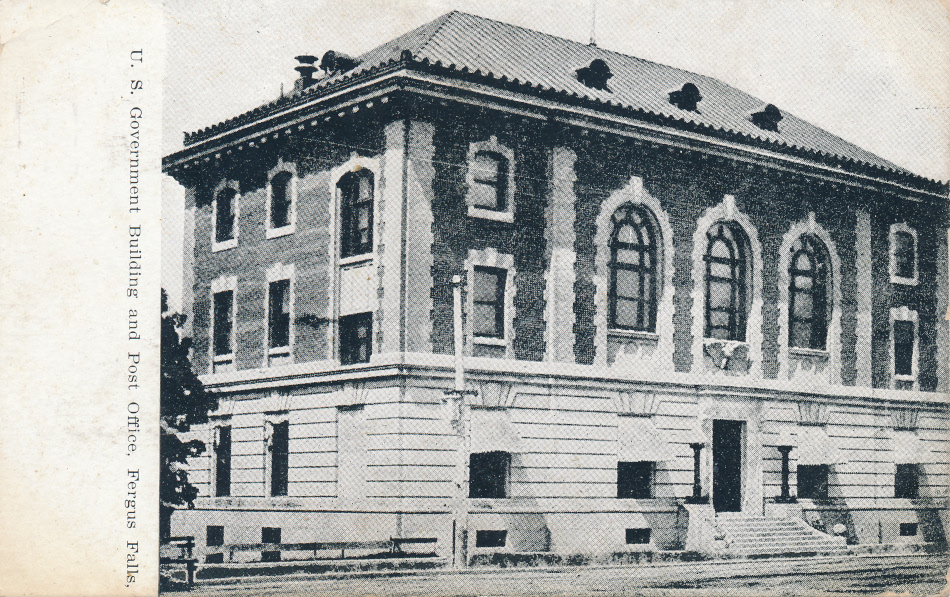 Fergus Falls, MinnesotaPost Office Post Card