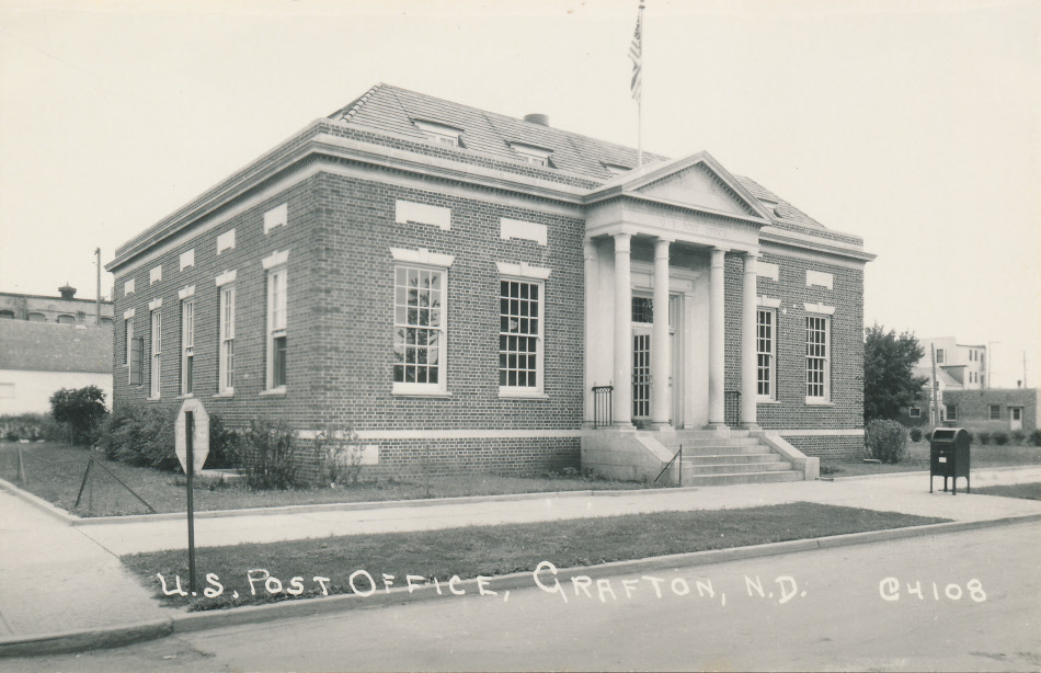 Grafton, North Dakota Post Office Post Card