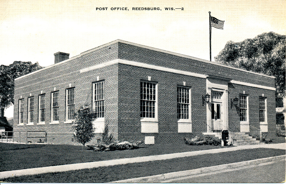 Reedsburg, Wisconsin Post Office Post Card