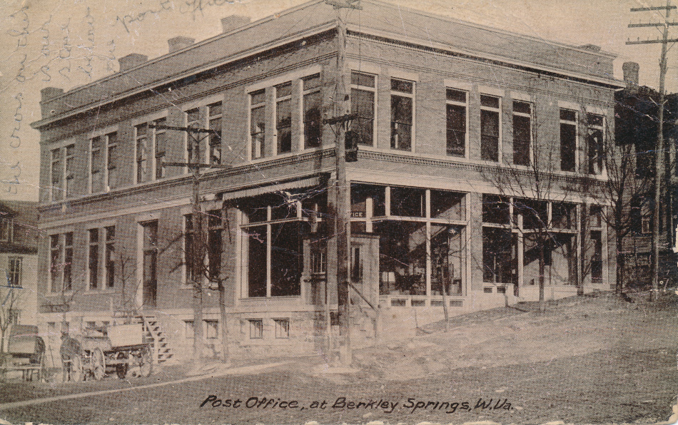 Berkley Springs, West Virginia Post Office Post Card